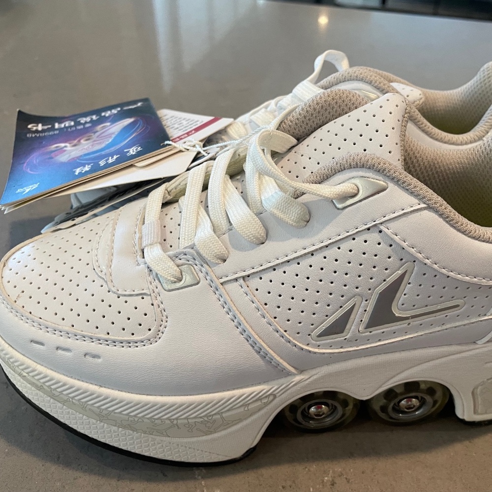 Agloat Retractable Roller Skate Shoes - Sneakers Roller Shoes 2-in-1